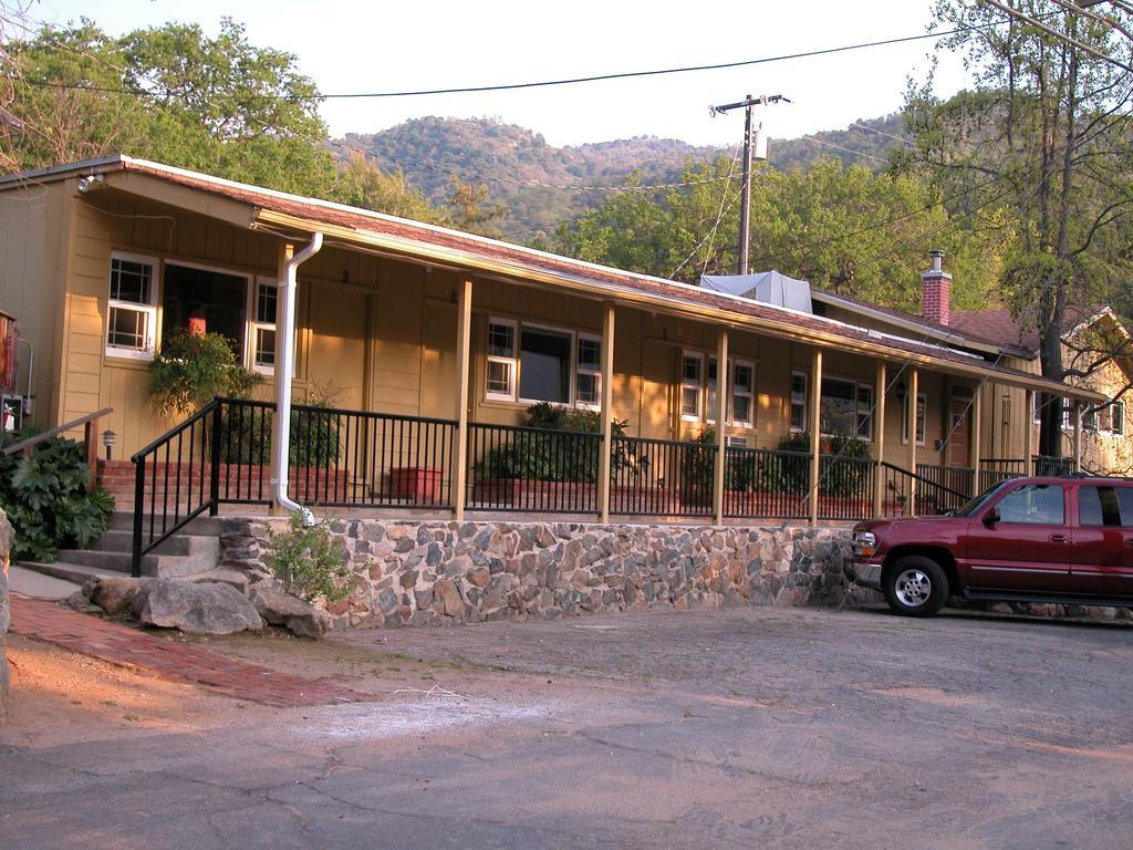 Sequoia Motel Three Rivers Exteriör bild